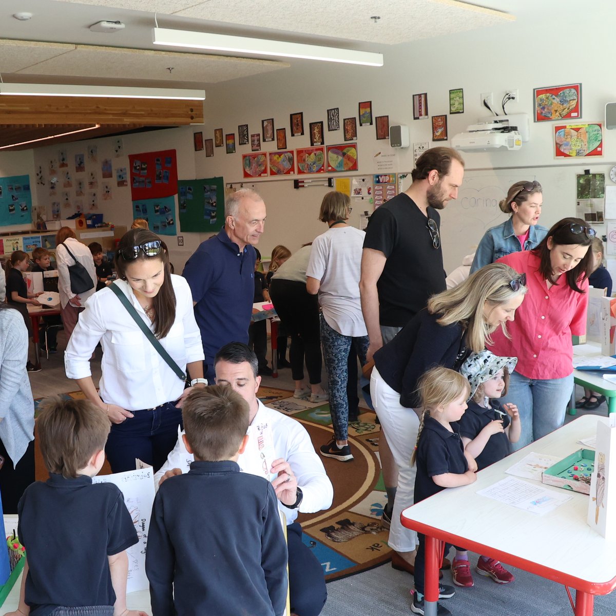 glenlyonnorfolk's tweet photo. Yesterday afternoon, Grade 1 students held their 'Gallery Walk' for friends and family, as they proudly displayed the latest inquiry projects that they worked so hard on.

Great work, Grade 1s!

#mygns #grade1 #unitofinquiry https://t.co/qcuGIvdghp