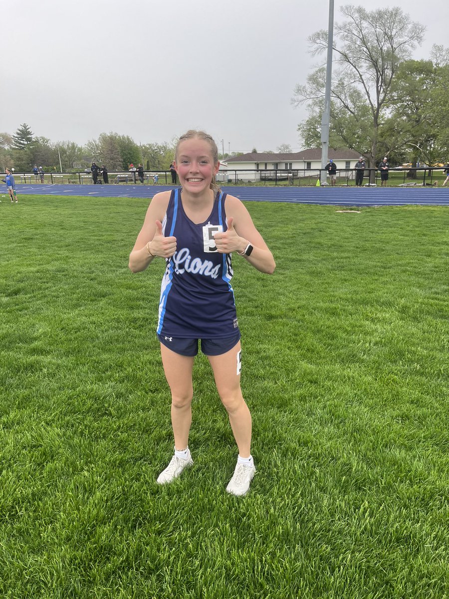 DMCAthletics's tweet photo. 🚨Freshman Meryl Cassidy punches her ticket to State in the 3000 with a PR of 11:22 🚨 https://t.co/iKIyyZ92Jn