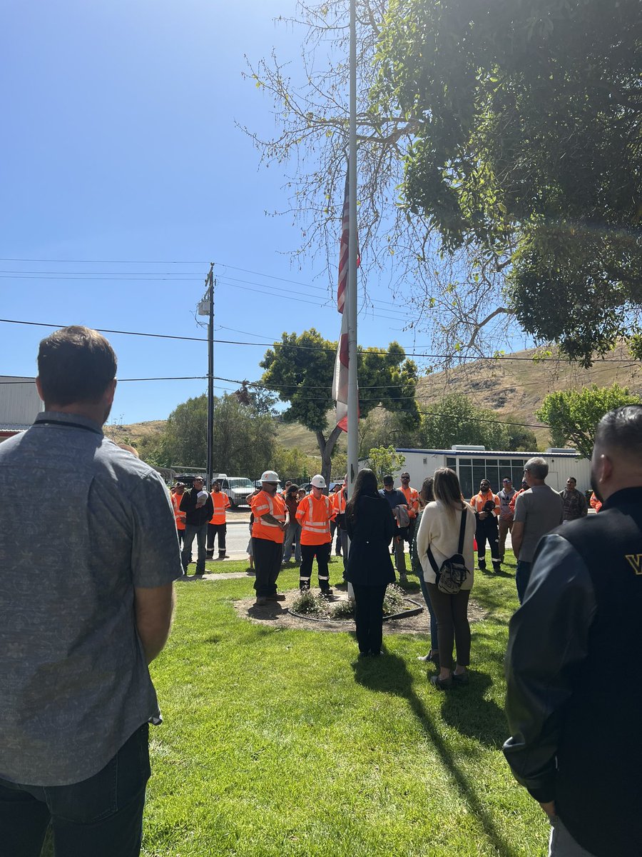 CaltransD5's tweet image. Today’s Fallen Workers Memorial was a time to remember those who lost their lives building, maintaining, and operating the state’s world-class transportation system. One of the biggest hazards faced by highway workers is inattentive, or distracted motorists. #BeWorkZoneAlert
