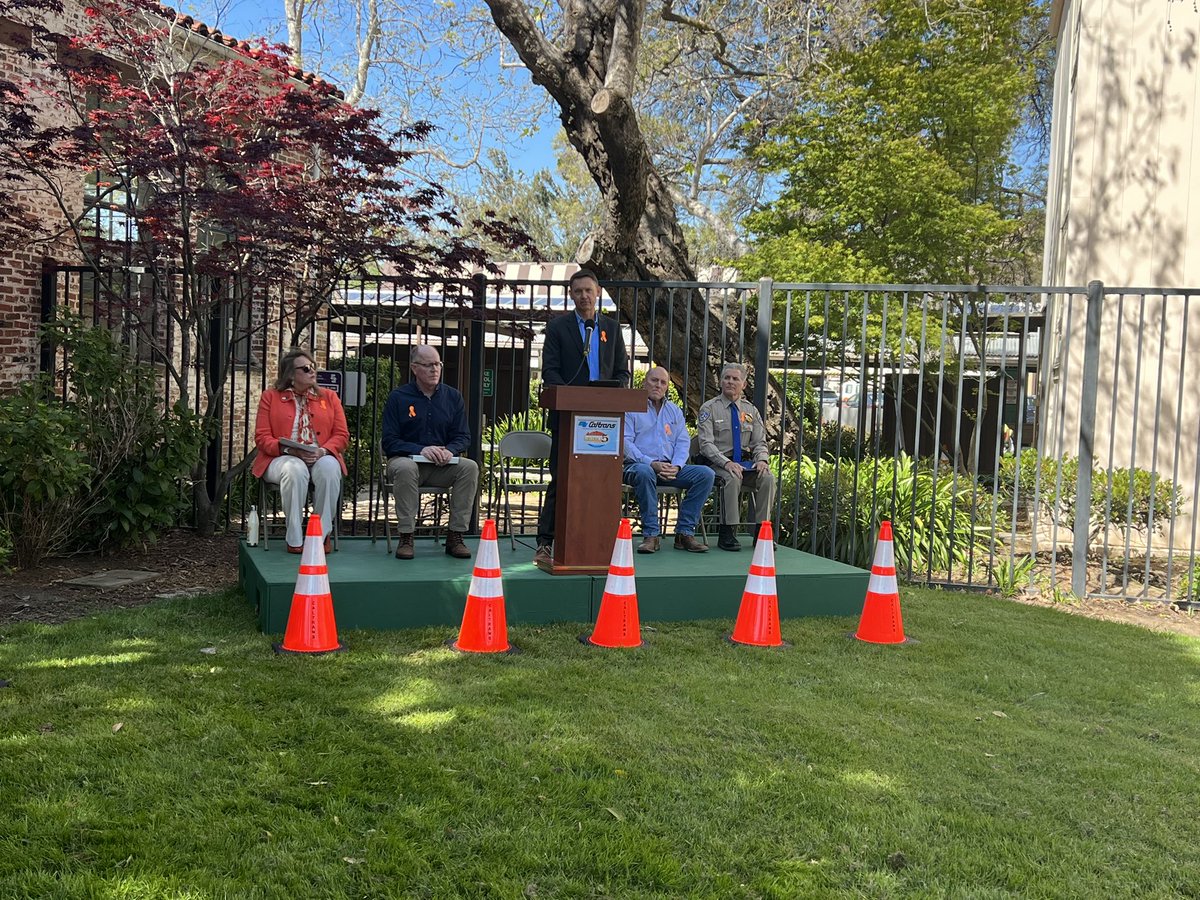 CaltransD5's tweet image. Today’s Fallen Workers Memorial was a time to remember those who lost their lives building, maintaining, and operating the state’s world-class transportation system. One of the biggest hazards faced by highway workers is inattentive, or distracted motorists. #BeWorkZoneAlert