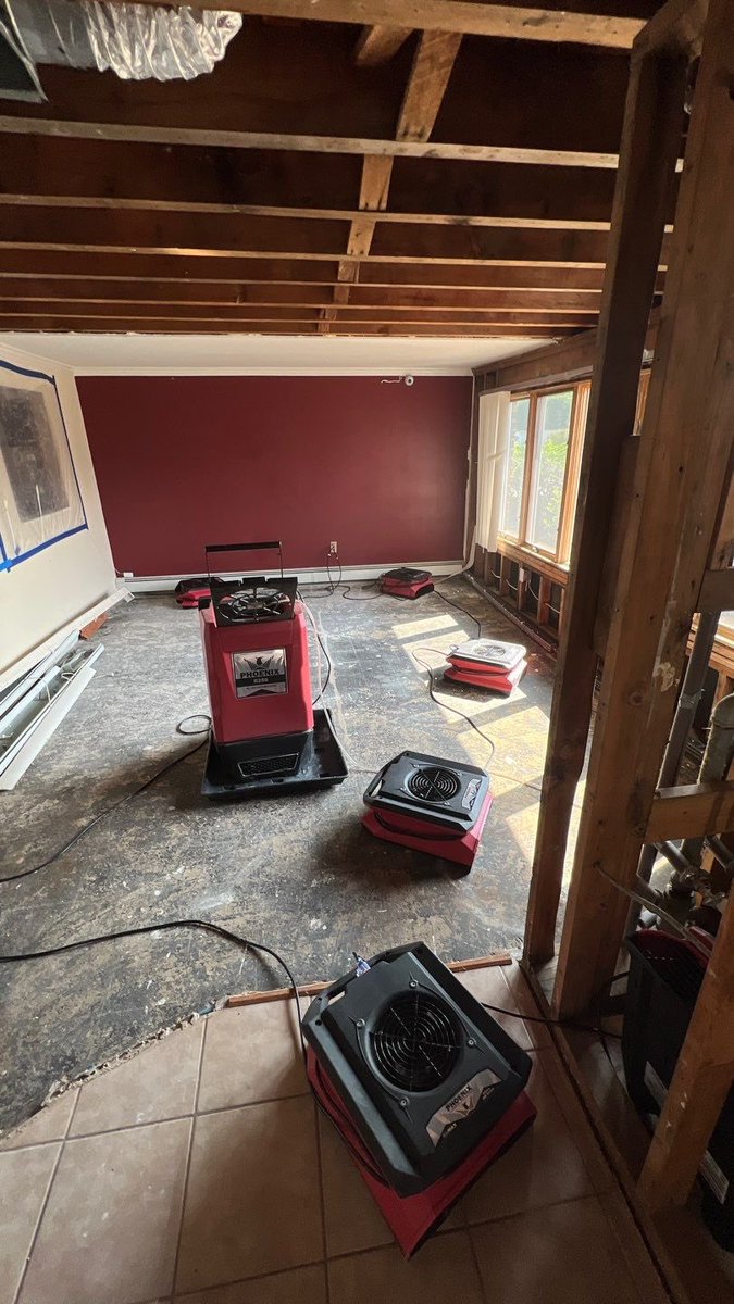 Multi level water loss in progress.
HireBulovas.com

Long Island’s leader in property damage restoration.