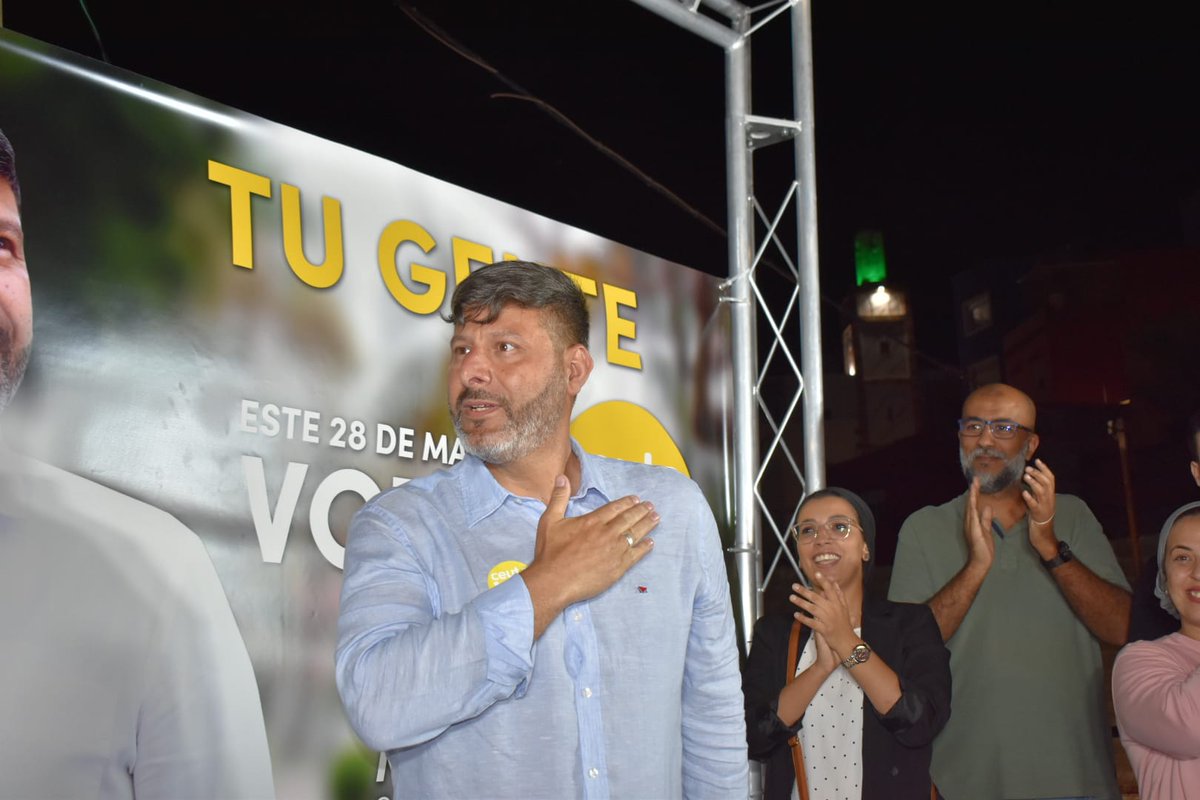 rbaezruiz's tweet photo. EN VÍDEO -  @mustafa_moha , recibido a gritos de "presidente", ha señalado que el 28 de mayo "vamos a votar con el corazón para ser libres".

@Ceuta_Ya , el partido de "los humildes', pide llenar las urnas de "dignidad" y "alegría" https://t.co/fPvabcHyhY a través de @CeutaTV https://t.co/PmsJBQN8QJ