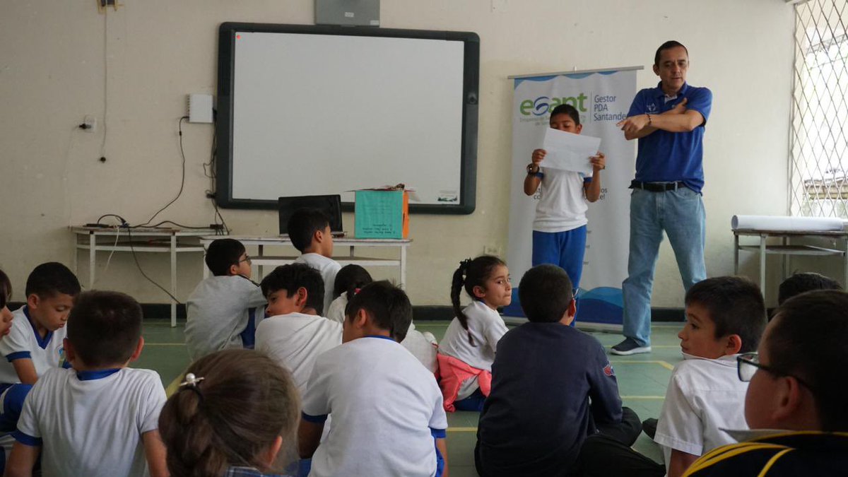 EsantSantander's tweet photo. ¡Cultivando el amor por el agua desde temprana edad! 🌊💙 

Nos enorgullece haber capacitado a 25 estudiantes de cuarto y quinto de primaria en el Instituto Integrado Maria Auxiliadora, para crear el Club de Defensoritos del agua 💧 en el Municipio de #SanJoaquín. https://t.co/eb81xzfyfc
