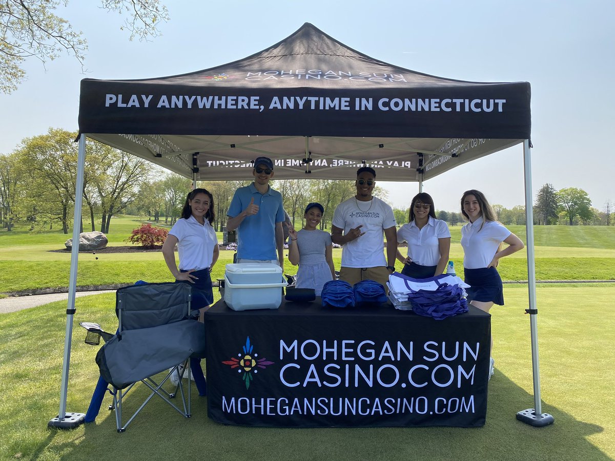 We were soaking up The Sun ☀️ today at the @MoheganSun Golf Club for @ConnecticutSun’s Foundation Golf Tournament! What a perfect day to play ⛳️

 #playmohegan #ctsun 
@CTSunCommunity