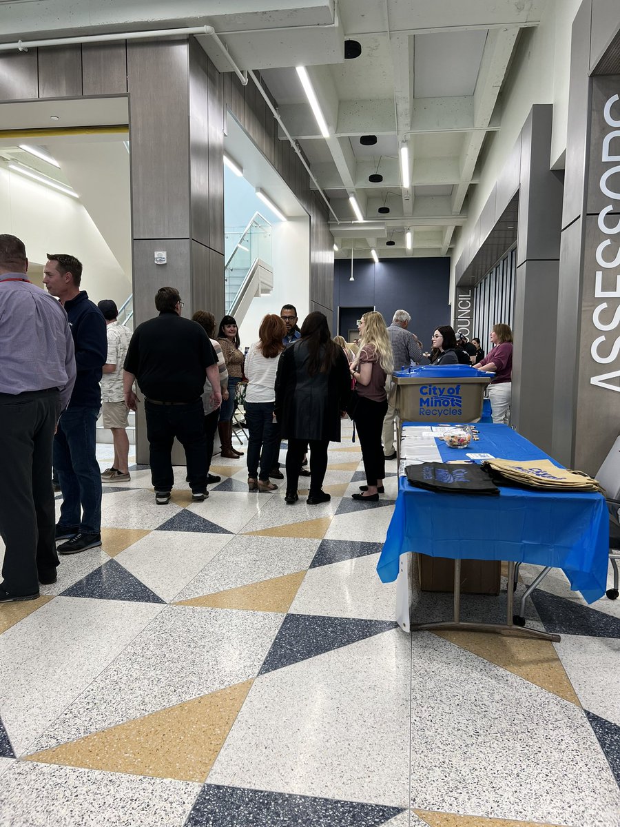 BrandonGoble14's tweet photo. Minot Chamber of Commerce Business after hours event is amazing!!!! Lot of great local businesses. Big turn out for a small city. Minot’s new City Hall looks awesome. Can’t wait to get a table at the next one in Sept!!!! https://t.co/VFMHND0R83