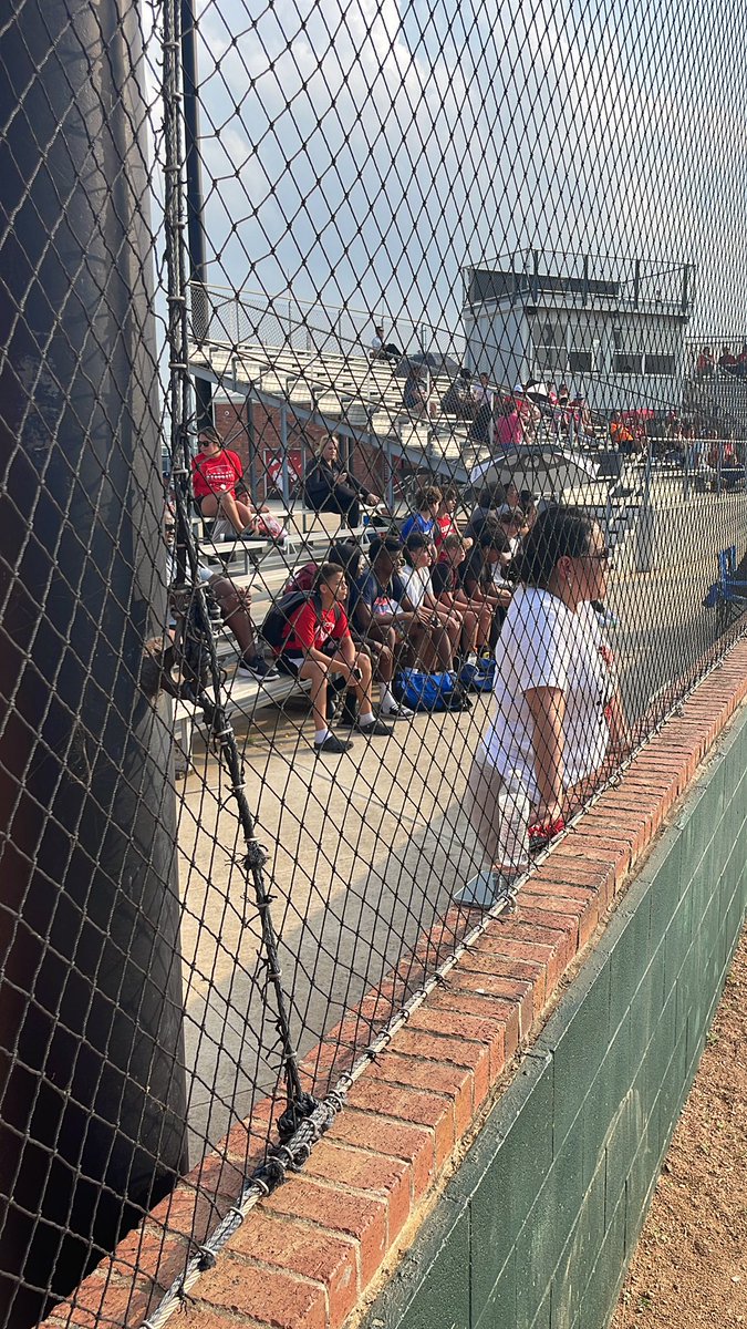 Great to see so many <a href="/CanyonMiddle/">Canyon Middle School</a> athletes out supporting the baseball team!