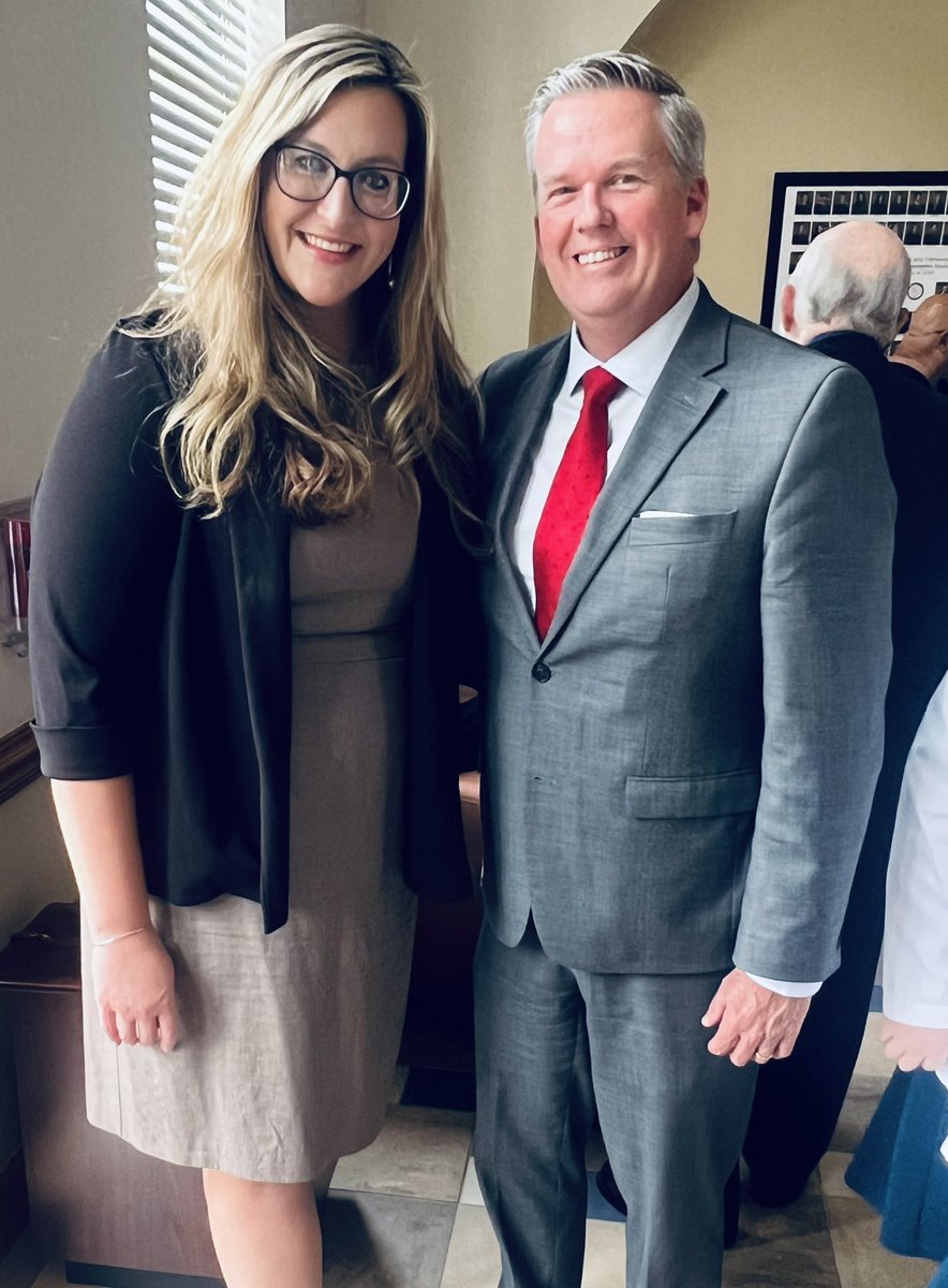 DOsofMOMA's tweet photo. It’s always great to walk alongside our colleagues at @MSMA1 as we celebrate wins in our state! The House of Medicine in MS remains strong as @WCUCOMDO continues to put high-quality graduates in our rural areas! Congratulations on placing #1 in the nation on doing just that! 👏🏼 https://t.co/nkhZfIxbSY