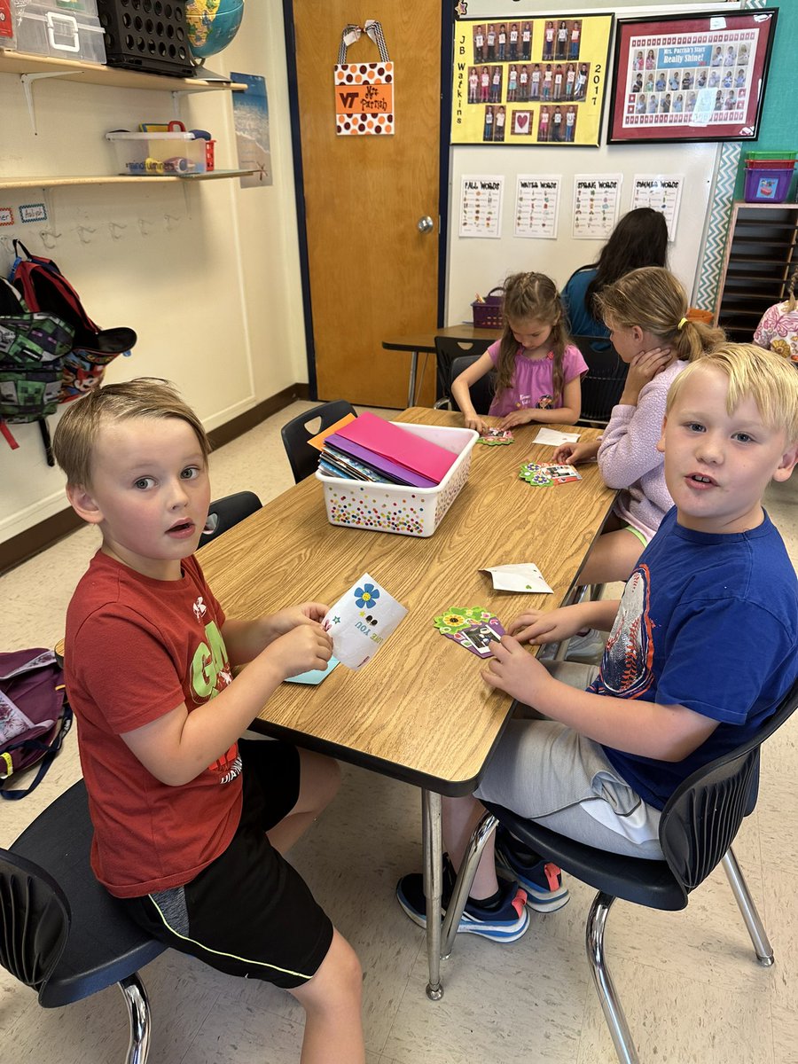 A little Mother’s Day craft with our kindergarten buddies!