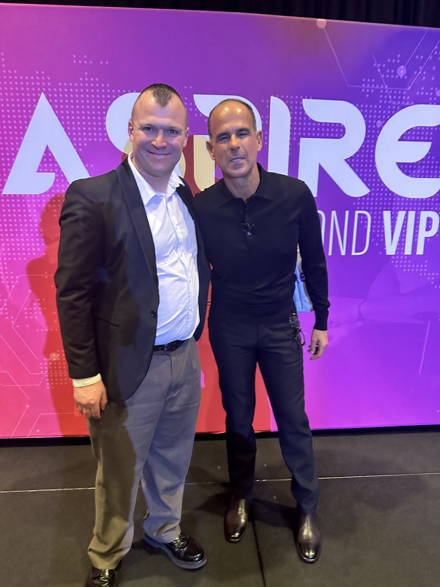 JCPCCreator's tweet photo. Aspire Tour (@AspireTour) #Denver! With @MagicJohnson, @marcuslemonis, &amp; Nick Santonastasso (@Chin_Status). #Success #Motivation #Inspiration #AspireTour #AspireEvent #Colorado #MagicJohnson #MarcusLemonis #NickSantonastasso https://t.co/vmXk9NIXUG