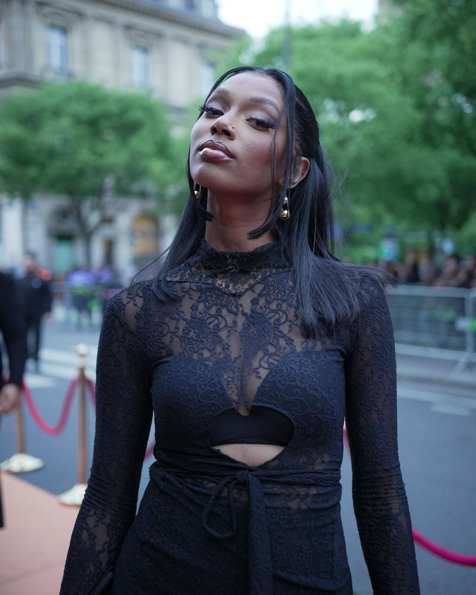 taexloris's tweet photo. J'ai fais un petit résumé pour les gens qui ont raté #LesFlammes2023 :

- Annonce nouvel album de Shay
- Révélation féminisme attribué à Ronisia
- FEAT ENREGISTRÉ ENTRE DINOS x AYA NAKAMURA
- Meilleur concert attribué au Bercy de Laylow

(j'ai pas encore fini) https://t.co/8DZ14RNw66