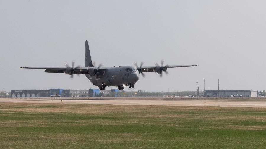 Thank you to the brave men and women of the Canadian Armed Forces who have come to join Albertans on the frontlines, pushing these wildfires back. 
#ABwildfires #ABstrong