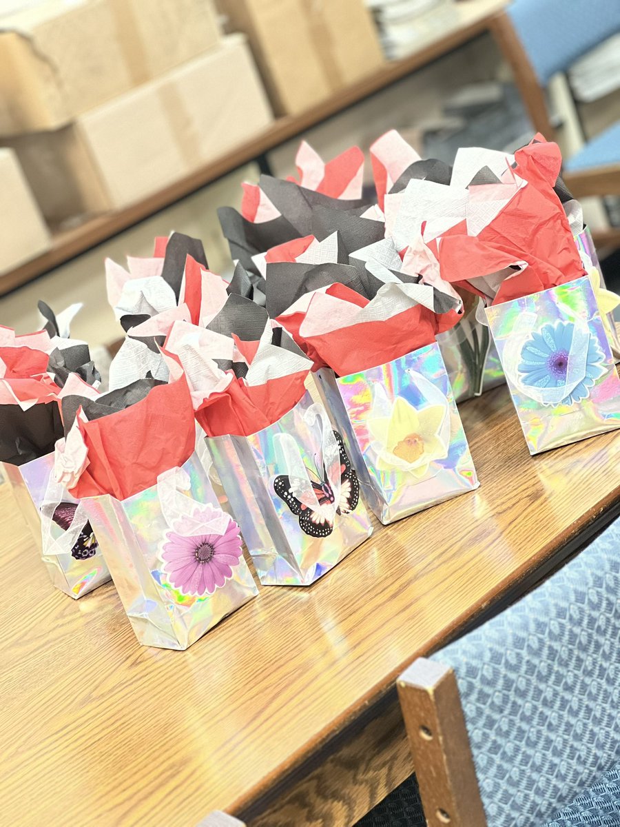 nurse_morris's tweet photo. #SchoolNurseDay #NursesWeek Thank you for all do! #cedarhillisd #CHISD https://t.co/XS1lH41MR7