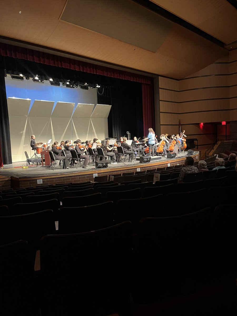 <a href="/BradleyHS/">Bradley High School</a> <a href="/hbhsorchestras/">Hilliard Bradley Orchestras</a> Bradley orchestra with a little Green Day to get the night started! <a href="/BradleyHS/">Bradley High School</a> #BCLAW
