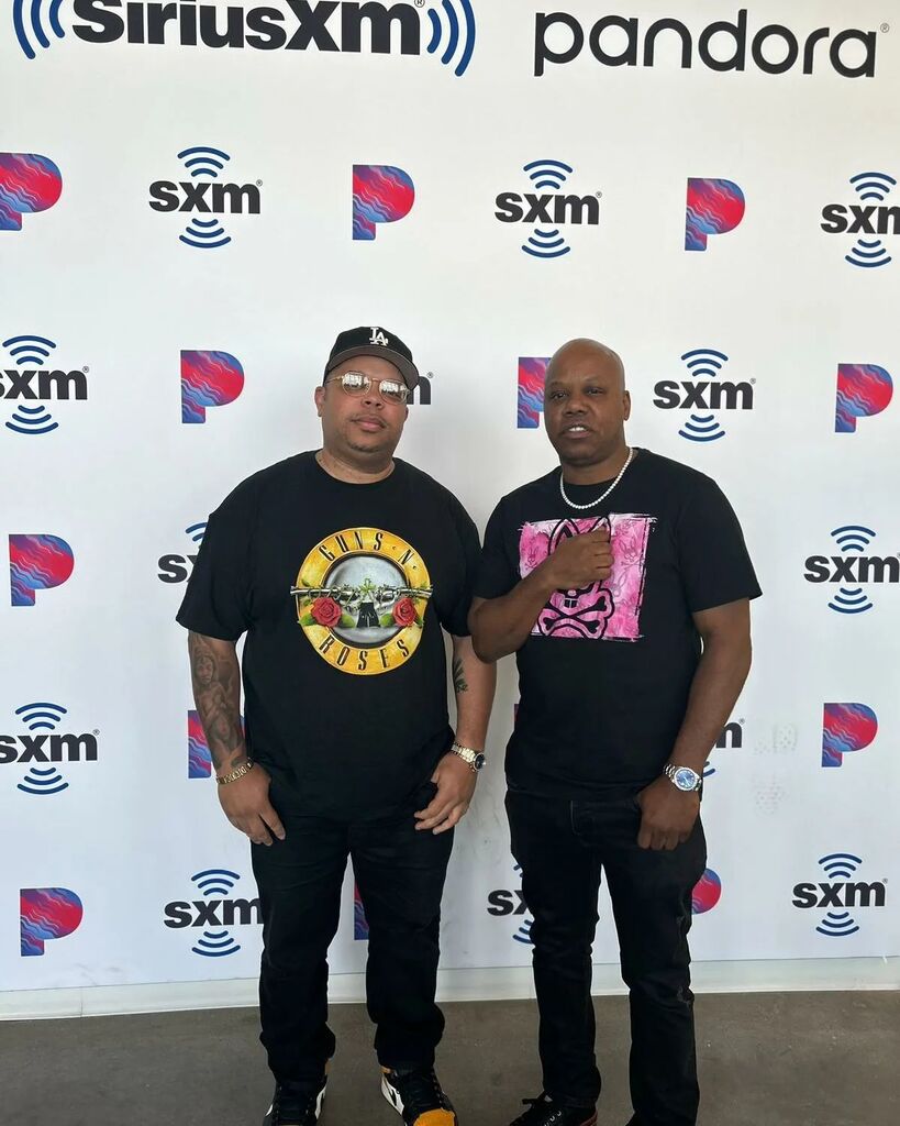 Pulled up to @siriusxm Radio and had a great conversation with @tooshort on his show with a couple Diamonds @sylkefyne @officialshaefields @legendmedusa Salute to my guy @iamdavidhouse @djnina9 Power team @til_ya_tight @xcvirecordings @cammiejohnson… instagr.am/p/CsHuV-zvIqi/