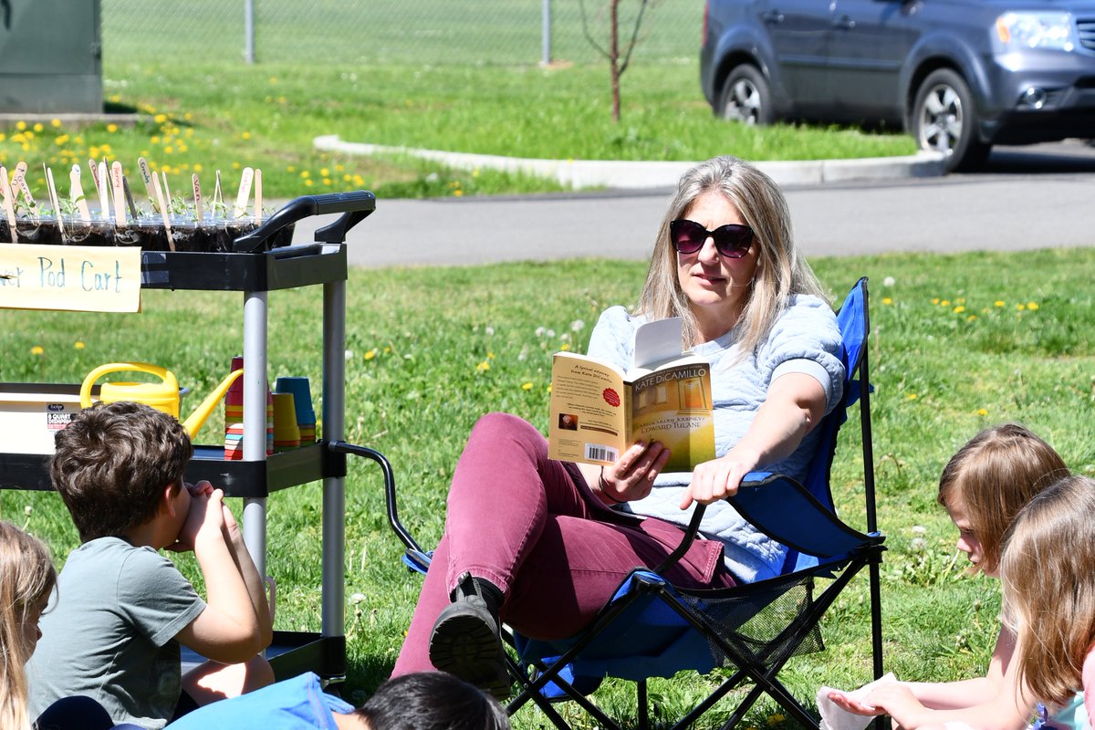 OlympiaSchools's tweet photo. Teacher Appreciation Week...day 4!
We continue to highlight our fabulous classroom teachers. Thank you for inspiring our students every day. π· π·π·π·π·π·π·π·π·π· #OlympiaHS #ORLA #PioneerES #HansenES https://t.co/OcCrHoq29G