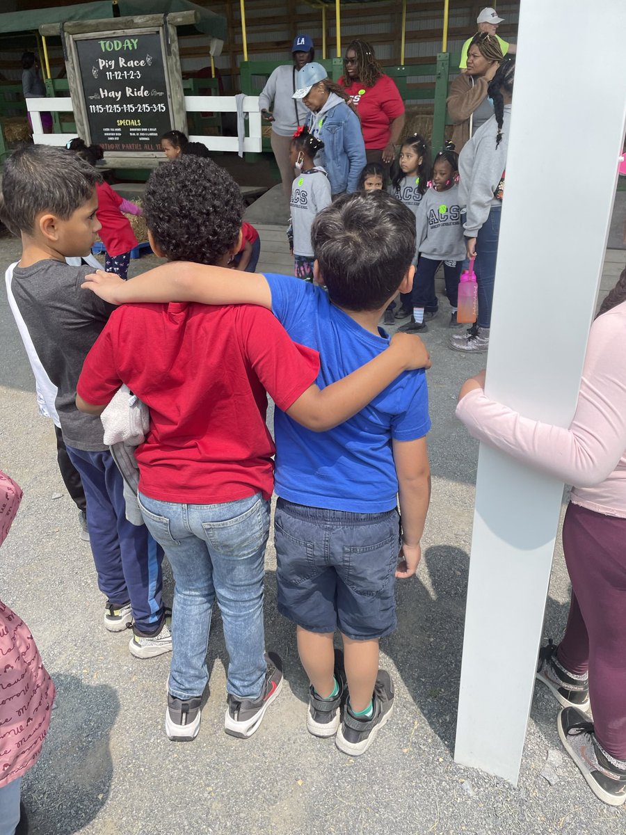 csl_msmax's tweet image. Our 2nd graders shared their day with some fury friends at Green Meadows Petting Farm 😊@paulasummersed @MCPSCommunitySc @GburgES_ASA