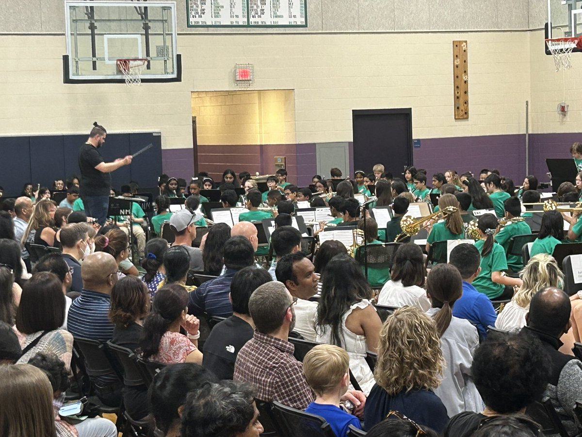 LisaFenchel's tweet photo. A busy week of concerts for Novi Meadows students!  5th and 6th grade bands as well as 6th grade Vocal Music students got to showcase their talent. @NoviMeadows #ncsd https://t.co/vsa2gWNbnT
