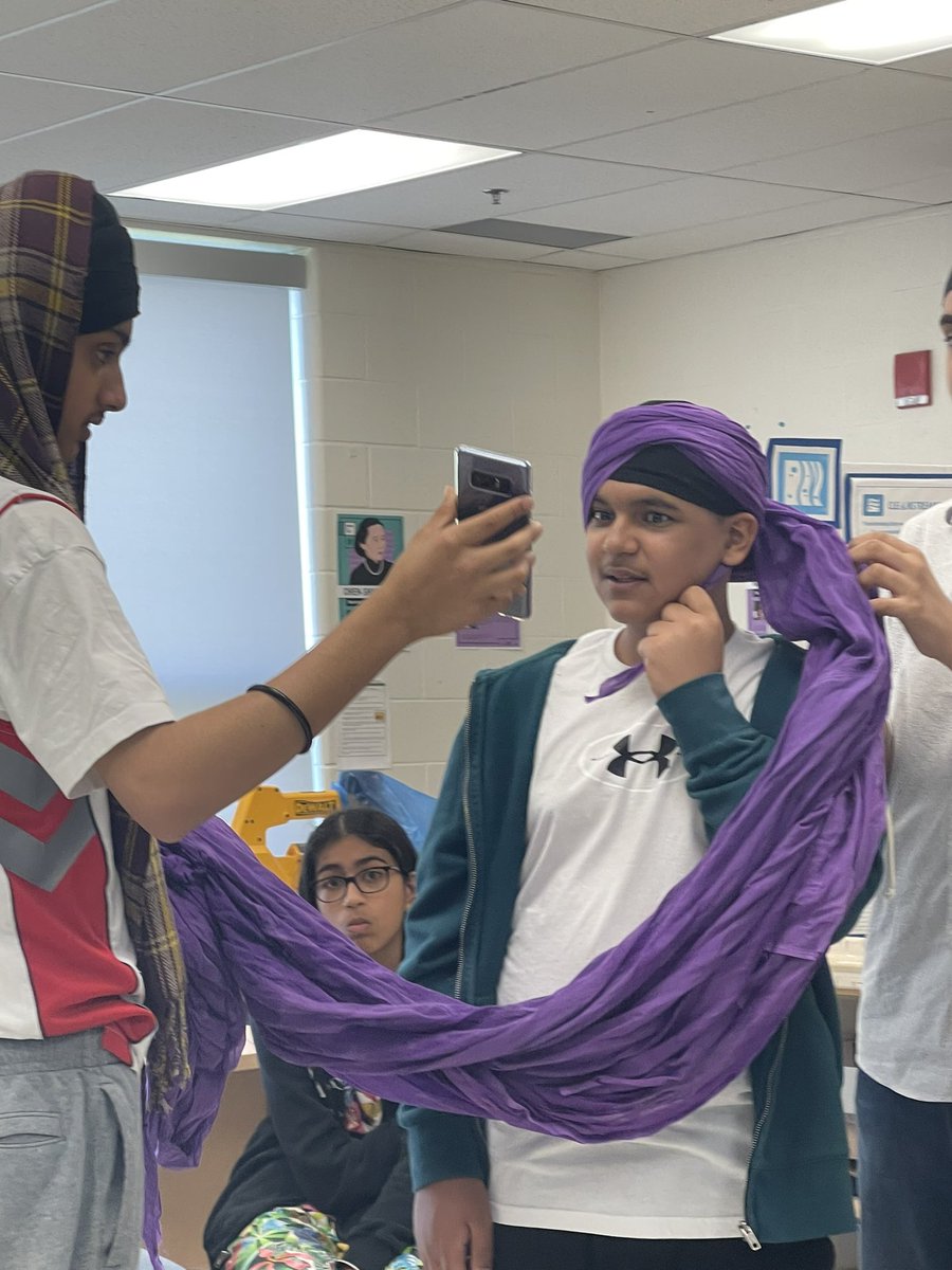 Goraya1419's tweet photo. Turban tying day at our school. https://t.co/xVGFoO0BuT