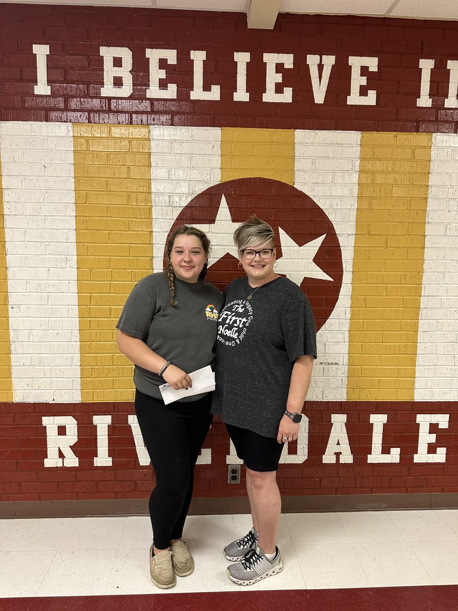 RiverdaleHighTN's tweet photo. The First Noelle Scholarship awarded to Lindsey Fox-Senior in the Teaching As A Profession Pathway. 
She was awarded $1,000
Noelle passed away in a car accident, &amp; had huge passion for kids &amp; wanted to be a teacher. Her mother wanted to award someone - in memory of her daughter. https://t.co/BbwBTW5pku