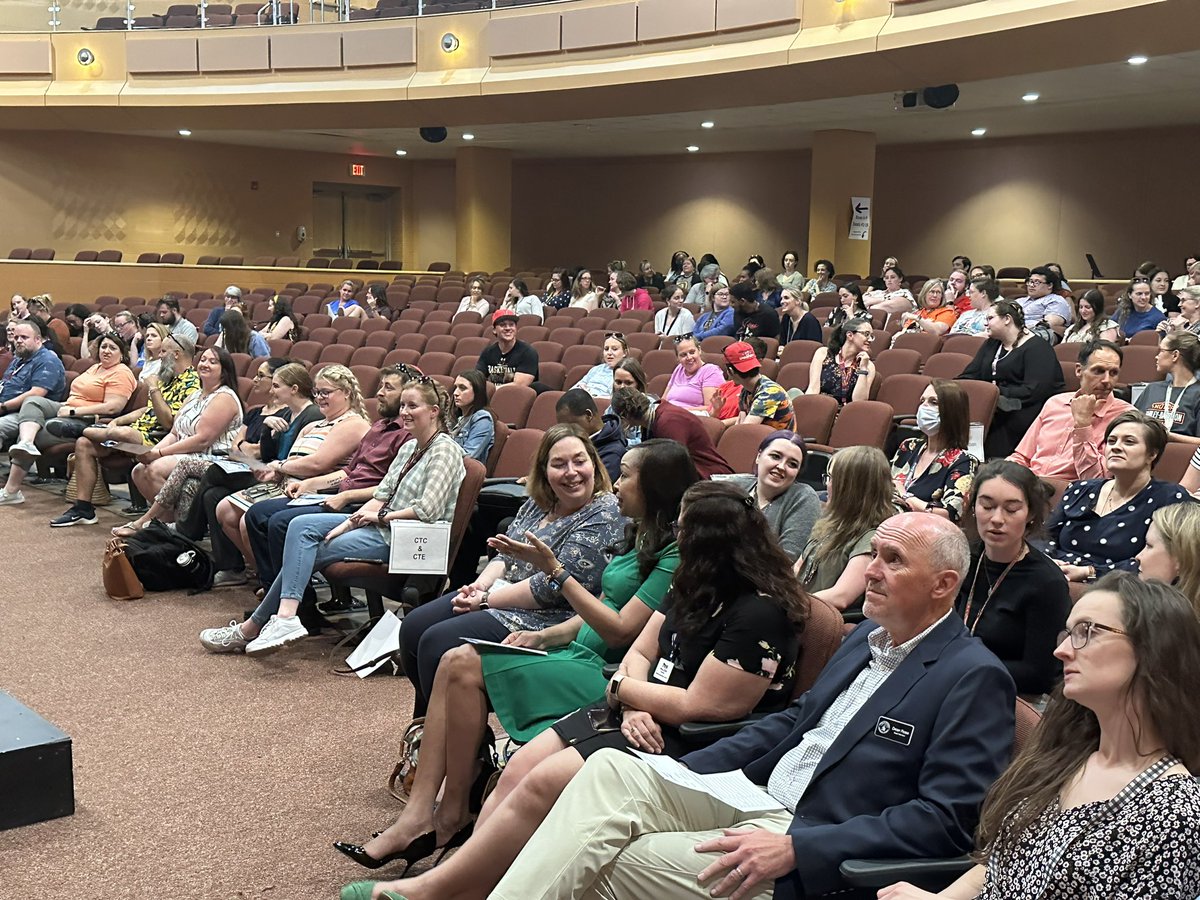 FCPSPLcoord's tweet image. @FCPSMaryland excited to have Dr. Dyson, Dean Rose and Missy Dirks address our RISE and Thrive participants to celebrate the upcoming completion of their first year in FCPS. PL team held a great event to celebrate these dedicated T’s. #FCPSPL #RISEInduction