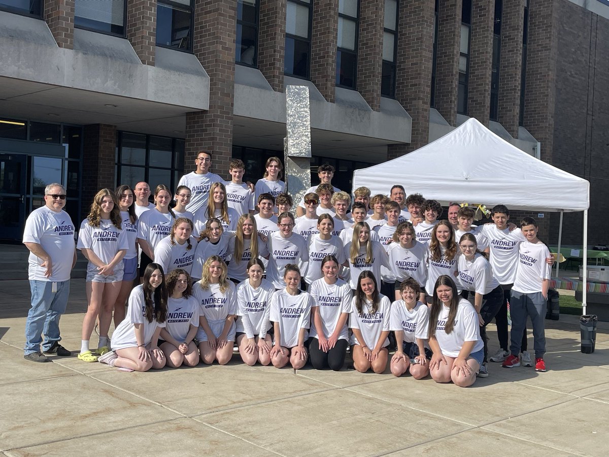 Supporting Coach Walsh and his son Cannon!
⁦<a href="/AndrewHS_d230/">Victor J. Andrew High School</a>⁩ ⁦<a href="/vjabolts/">Andrew Athletics</a>⁩