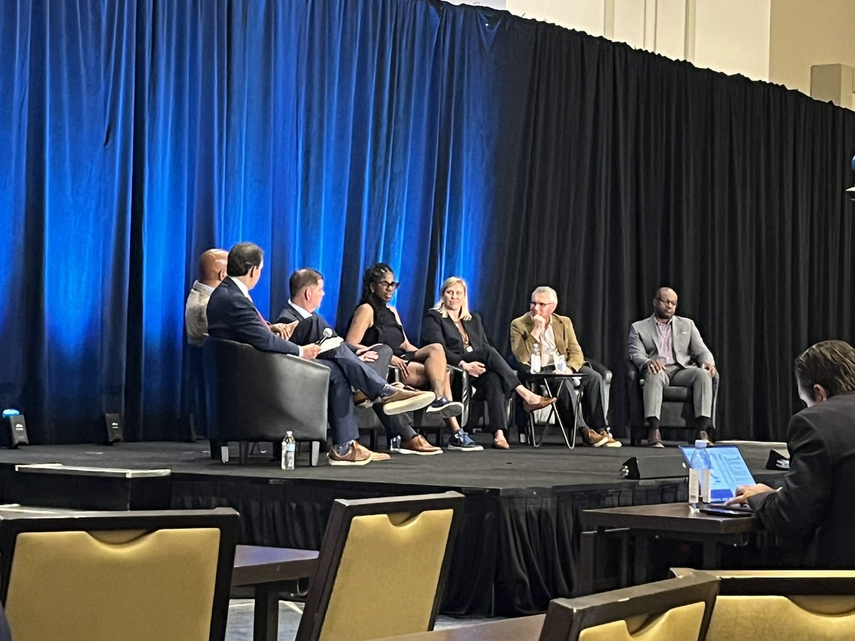 JulieRSommer's tweet photo. Great players union executive directors’ forum moderated by @SportsLawGuy
@meghannburke @nwsl_players
@MLBPA
@TheWNBPA
@TheNBPA
@demauricesmith
@NHLPA
@sportslawyers
#SLAC23 https://t.co/yhkFMlWm4A