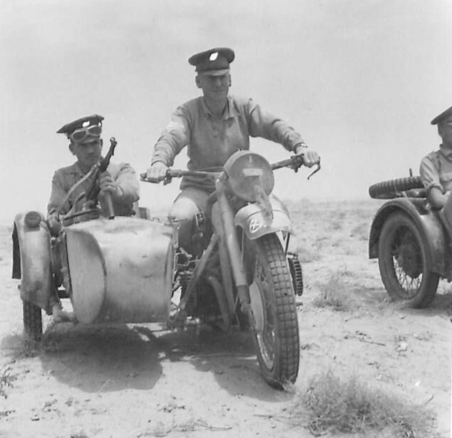 6thairborne's tweet photo. 20th May 1941
Motor Cycles and sidecars driven into action against the Germans. Captured in the Sallum area; in the sidecar soldier carrying a captured German MP40.
IWM E 3251-E 3256 (Lt. W.G. Vanderson No. 1 AFPU)
#WTAY #WWII #WW2 https://t.co/rIRXhMHtHU