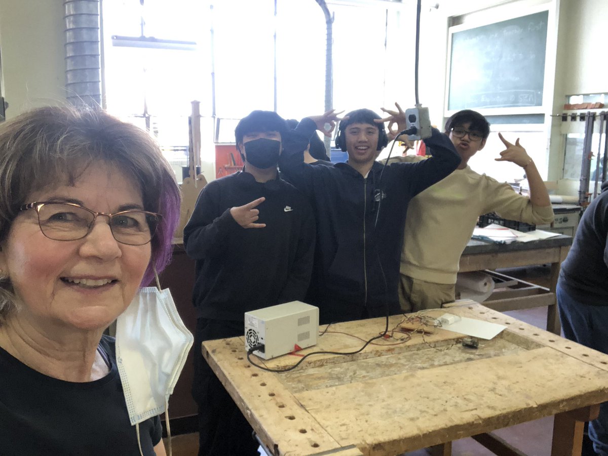 KarenMLarsen's tweet photo. 1st TOC day in a VSB schl this yr is @JO_School Delegation of 25 educators from Sweden, Wales, Hawaii pop in to learn about Tech Ed. They think I’m the regular teacher! I was asked to cover 1/2 day  of STEM due to TOC shortage. Lively grade 9 class belongs to @JohnTrueSilver https://t.co/HPQUj3rXGM