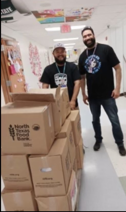 Thanks Jonathan Payan & Frank Payan for being a Jets Dad & Ahtziri Rosales Quintanilla for volunteering your time! We truly appreciated having y’all’s support all around campus! We can’t wait to have you back! Representation matters. 
#MaleRoleModels
#ChangeMakers
@TeamDallasISD