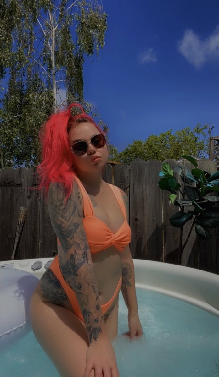 lilcherrytee's tweet photo. 🧡✨doin what i do https://t.co/HLLudGOLZH