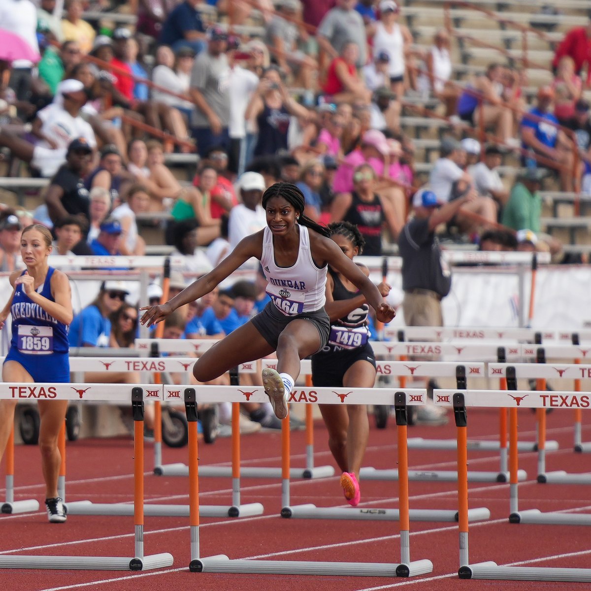 uiltexas's tweet image. 🚨 A 27-YEAR OLD RECORD HAS FALLEN 🚨

Kalani Lawson (@DunbarFWISD) set a new Conference 4A record in the Girls 100m Hurdle with a time of 13.98 seconds. The previous record of 14.04 seconds was set in 1996 by Chimika Carter (Groesbeck).