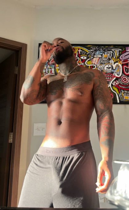 😳😳😳😳😳😳 POPPIN OFF RIGHT NOW LISTEN TO THAT SOUNDS HUH here is my page https://t.co/UAYfgDqlJ7 ADD ME