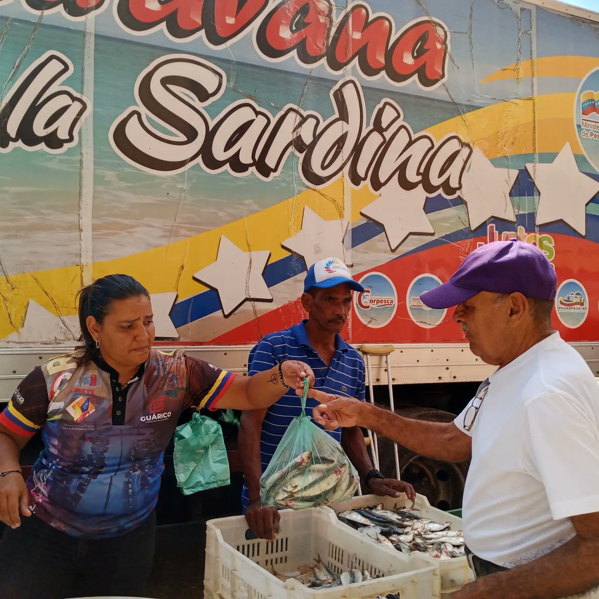 !! Desde el Municipio Roscio !!

Llegó la feria de la sardina para todo nuestro pueblo Guariqueño, Gracias a la policía de nuestro presidente Nicolás Maduro y nuestro gobernador José Vázquez.

Seguimos cumpliendo con las tareas.