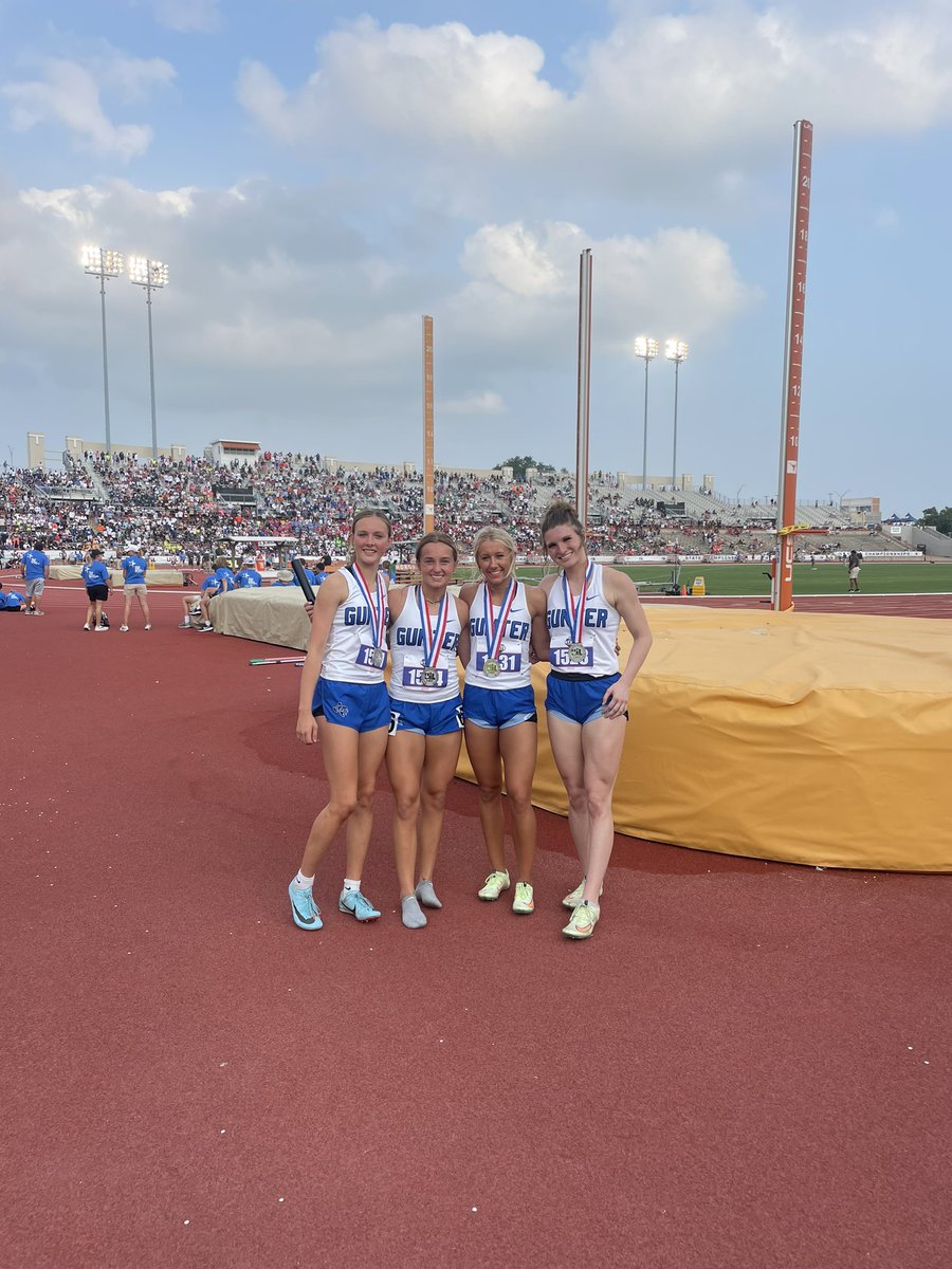 Girls 4x200 Relay with 2nd place finish - State Silver Medalists! Running a season PR and new school record of 1:41.68! 

#TPW
#243