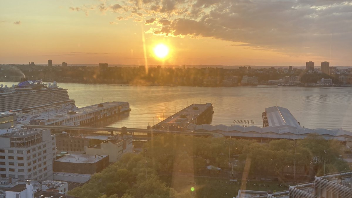 Sunsets in NYC! 🏙️🌆🌇