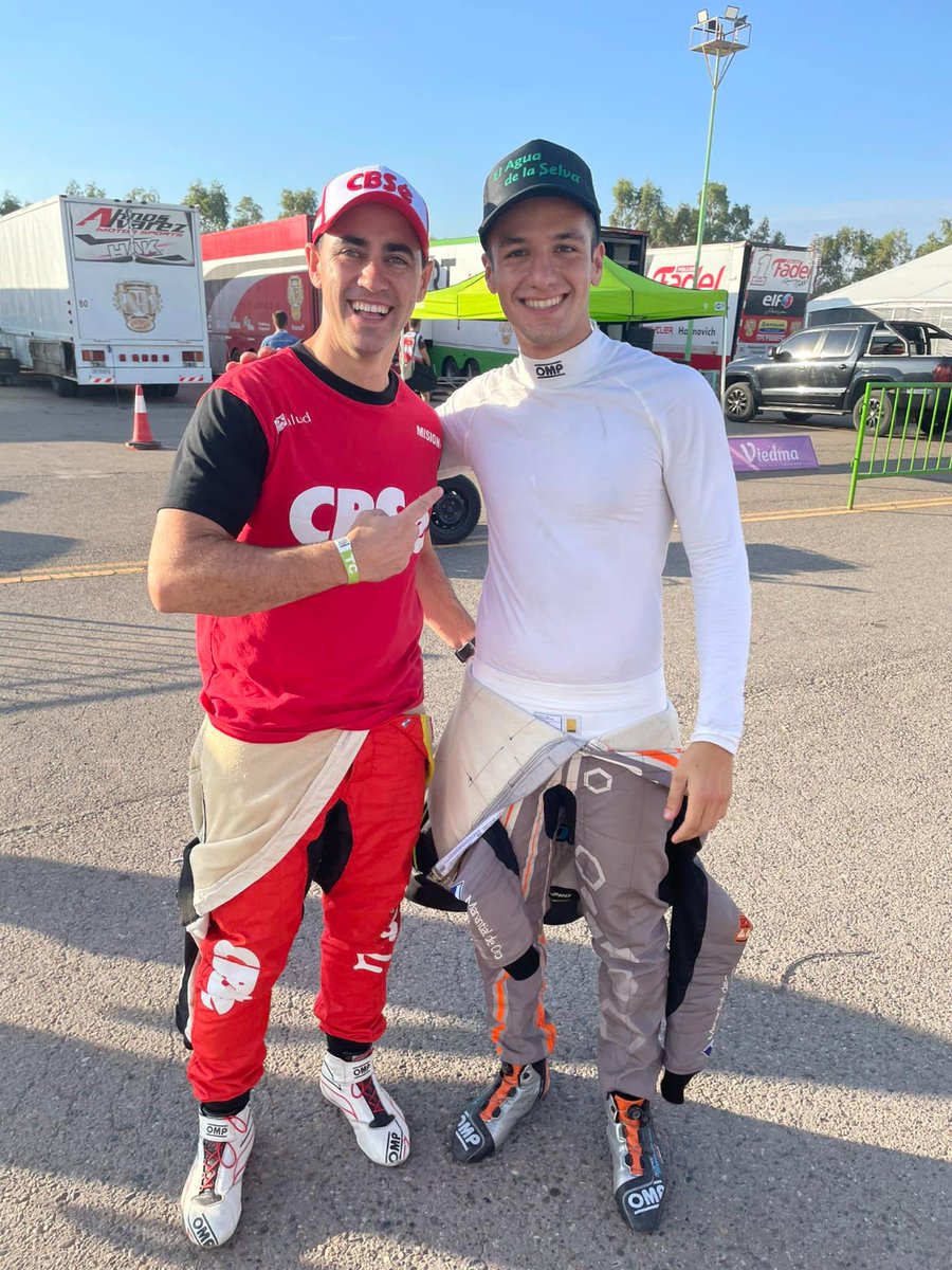 FeMADMisiones's tweet photo. #MisioneroDePista Otro campeón argentino misionero este "finde" en #AutodromoOberá @CarlitosOku #TPClase3 "me llamaron para decirme que quedó un auto libre, faltaba un piloto y no dudé en sumarme" dijo Oku! https://t.co/s2OvJwNNco