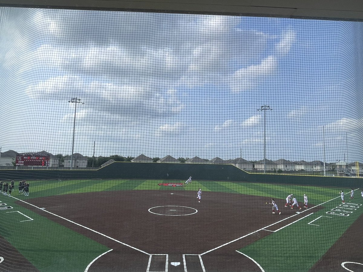 CyLakesSoftball's tweet image. More post season action at Lakes tonight! Round 3: Jersey Village vs. Bellaire. It is a beautiful night for some softball! #SpartanPride 🥎 #CFISD #FirstClassFacilities #Grateful