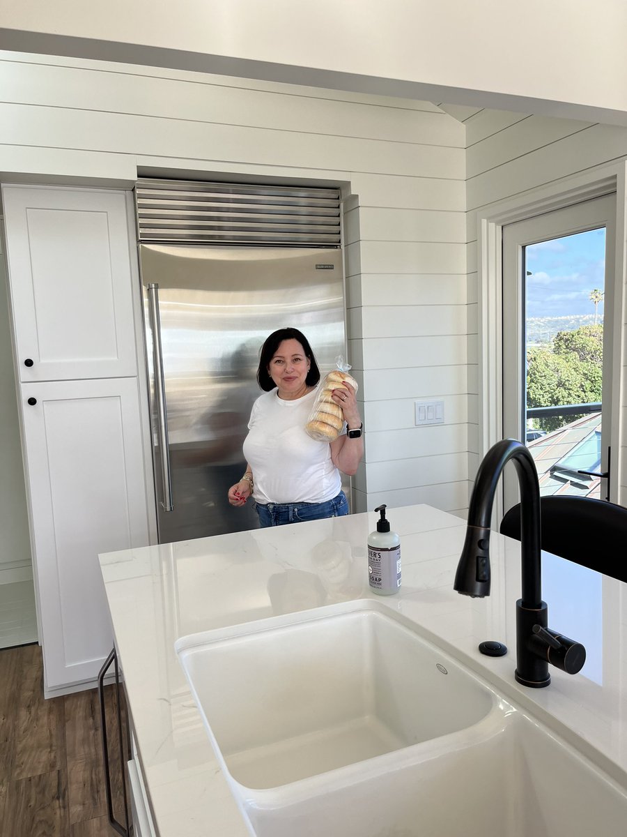 classic Jewish mom bring bagels from home on vacation