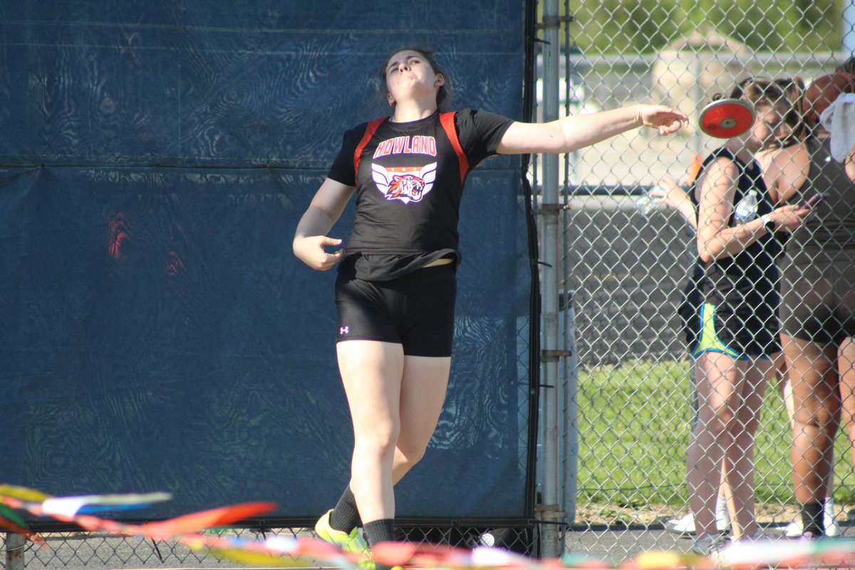 AACOhio's tweet photo. The @aacohio Track and Field Championships were held at Austintown Fitch HS on a sun soaked Thursday afternoon.  Numerous meet records were set by our outstanding student athletes.  See some pictures of the Howland Girls team. @gohowlandtigers https://t.co/ADJBi6a7qV