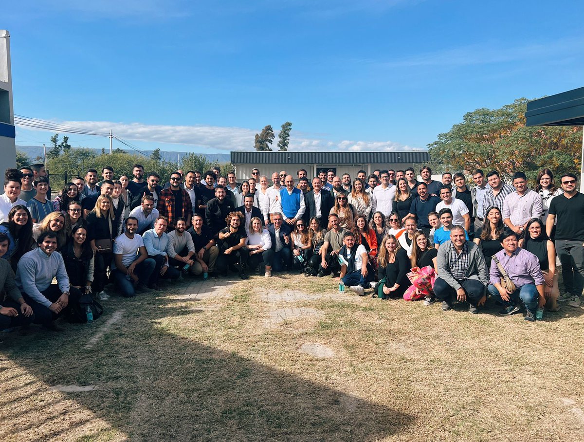 JKehiayan's tweet photo. Estoy en un viaje más de @UIAJoven , está vez en Catamarca dónde recorrimos #Coteca textil que emplea a 100 personas, Longvie dónde emplea 80 personas en la fábrica de lavarropas y tmb #IndumentariaCatamarca que emplea a 146 personas. Más industria es más trabajo. https://t.co/KdzCQndmFs