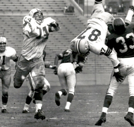 NFL_Journal's tweet photo. #HOFervsHOFer Ollie Matson flips Willie Davis https://t.co/AeD5xwDC5S