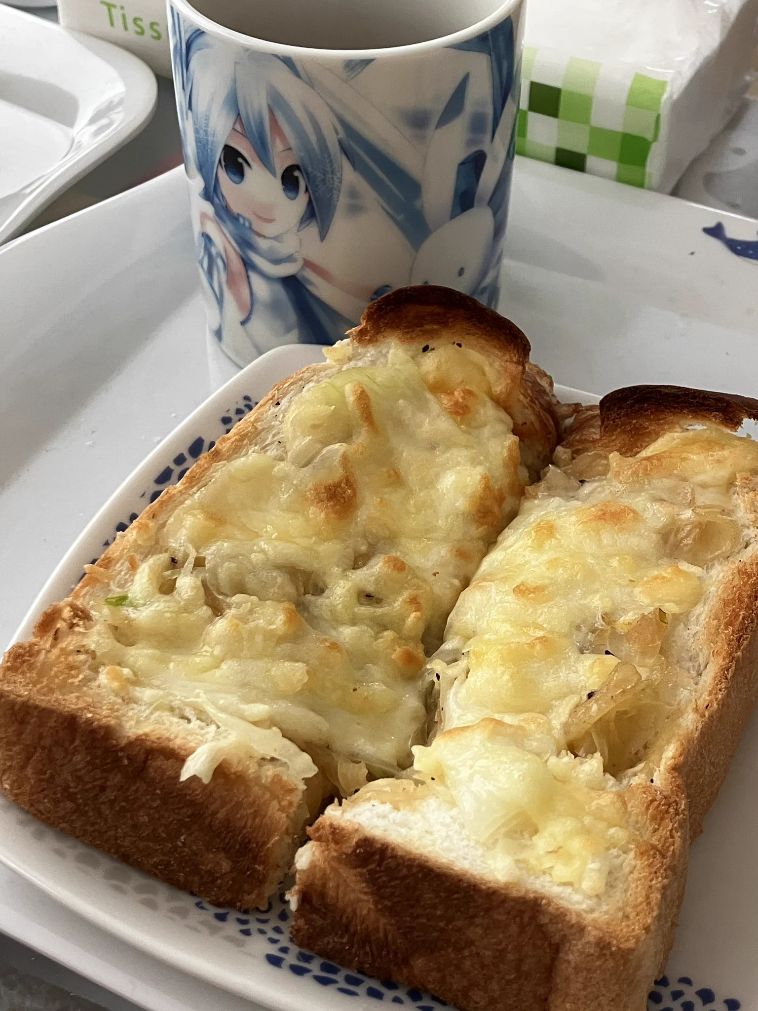 パセリなかったけど作ってみた！
美味しい！✨
寝る前にコンビーフも混ぜようと思ってたのに忘れた！
から、次作る時はコンビーフも入れるのだよ😋  