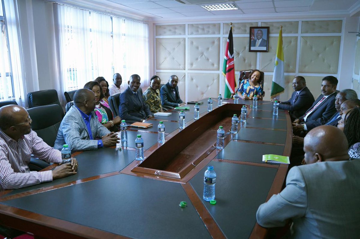 TeamNguvu's tweet photo. Governor @AnneWaiguru , her deputy governor &amp; Trade department officers played host to the @kenya_chamber delegation led by Chamber President @Ngatia_Richard incoming CVP A. Shariff, 5 Chairpersons from Central Region among others when they paid her a courtesy call on the https://t.co/RVqda12LA8