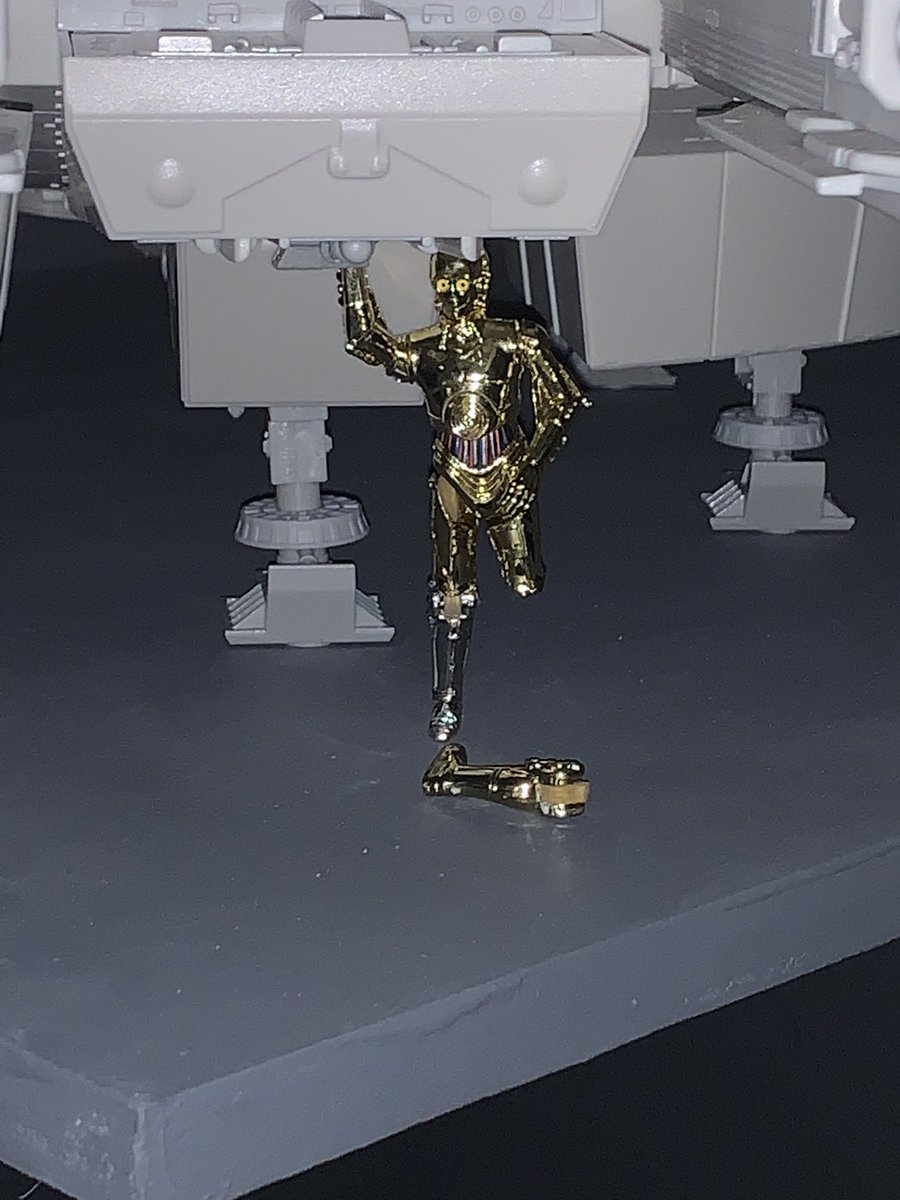 sacoach's tweet image. Son of a bitch I picked my 3PO up and his leg just fell off. 

I&apos;m standing here in pieces, and you&apos;re having delusions of grandeur!

#MakeLemonade