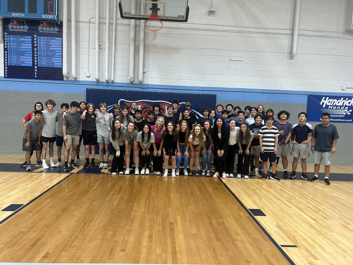 FoardVB's tweet image. First VolleyKings Tournament! 

Congrats to the Junior Class for winning it all! 

Can’t wait until next year!