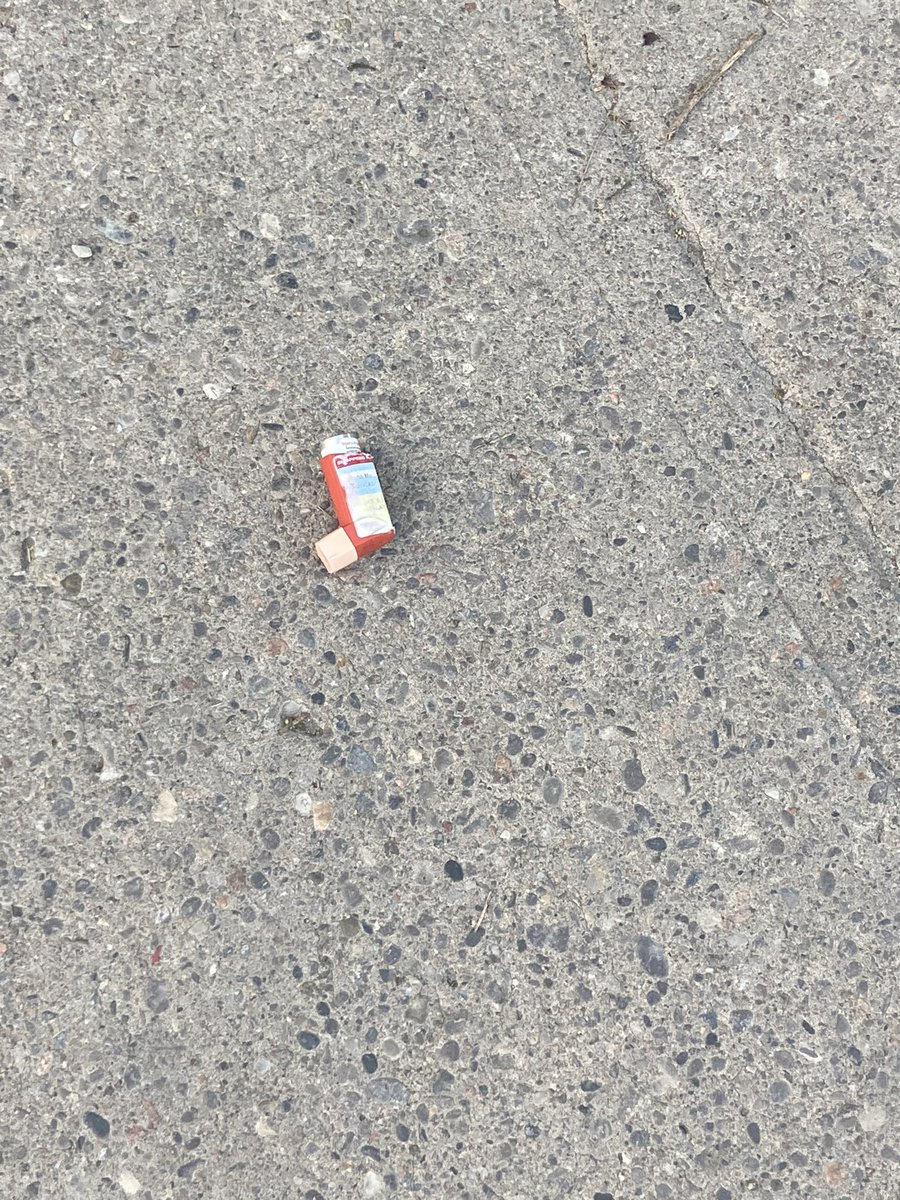 Well this hurts my heart as an #Allergist ! A lost and lonely #asthma inhaler - I bet they’re missing it now!! #AsthmaAwarenessMonth #Allergyawarenessmonth @LungHealthFdn @AsthmaCanada