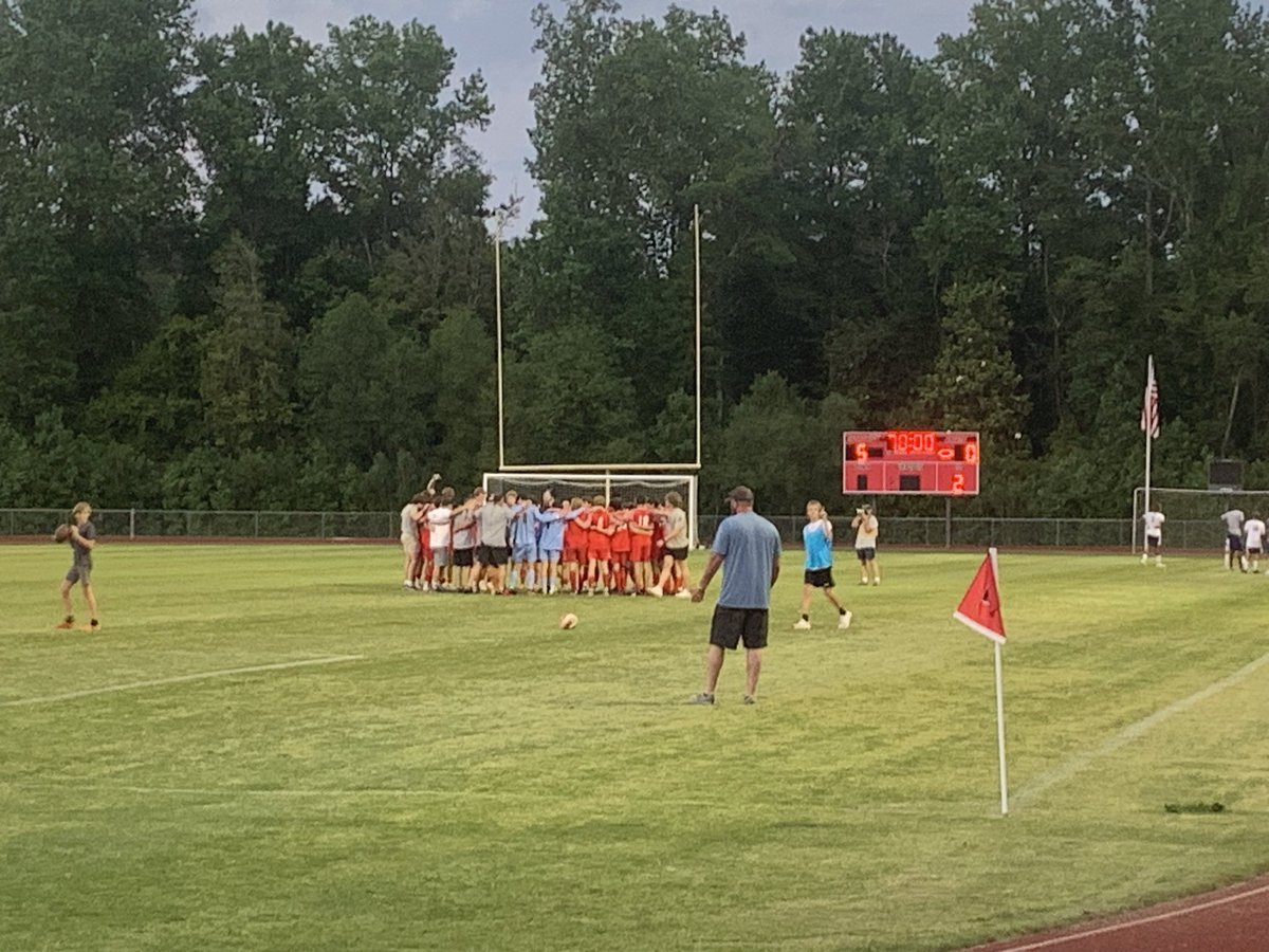 Varsity Boys Soccer ⚽️ advances to the SCISA 4A State Championship with a 5-0 win over Heathwood Hall! #BackTheBird 

Looking to defend the state title since 2019! 🏆🏆🏆🏆
