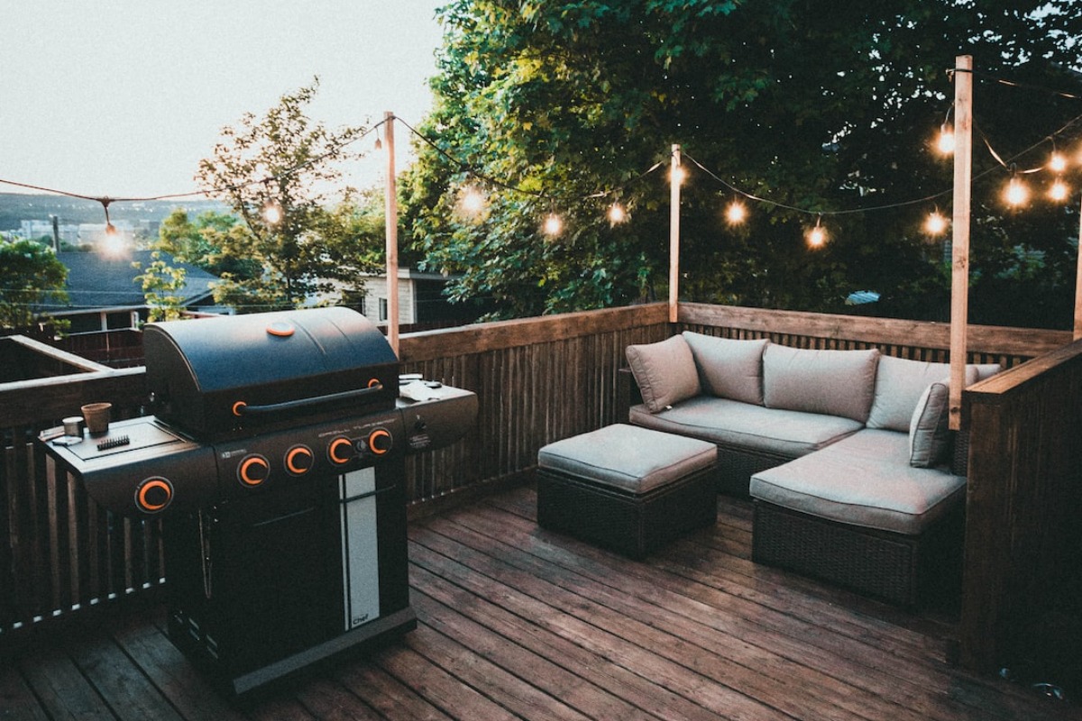 Terrasse richtig beleuchten: So geht's! hausingly.de/terrasse-richt… #Beleuchtung #Terrasse #Terrassenbeleuchtung