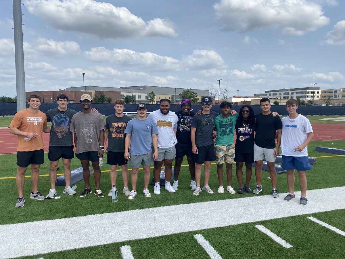 Man, it was great to have so many #BridgelandBest Football Alumni stop by The Cave for Spring practice today. This group of dudes went 3 & 4 rounds deep in the 6A playoffs and left a HUGE legacy. We LOVE these guys and they are #BearsFB4Life!