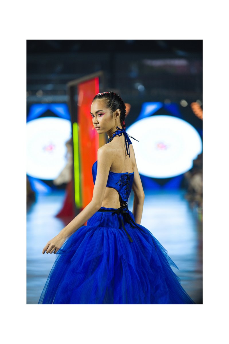Hexlord's tweet photo. Throwback photo from the Melinda Looi Couture fashion event last year.
Shot with the Nikon D780 + 70-200mm f2.8G VR II lens.
#FashionModel #FashionShow #MelindaLooiCouture2023 #Photography #Nikon #NikonD780 #Nikon70200 #NikonMalaysia #SentulDepot #ShotOnNikon https://t.co/pO5iWWgXij